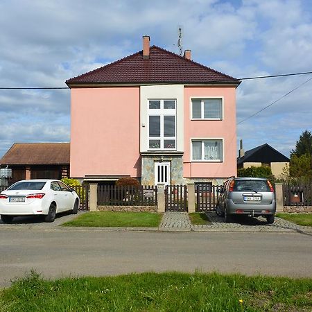 Rodinne Ubytovani - Family Accommodation Kobylice Екстер'єр фото