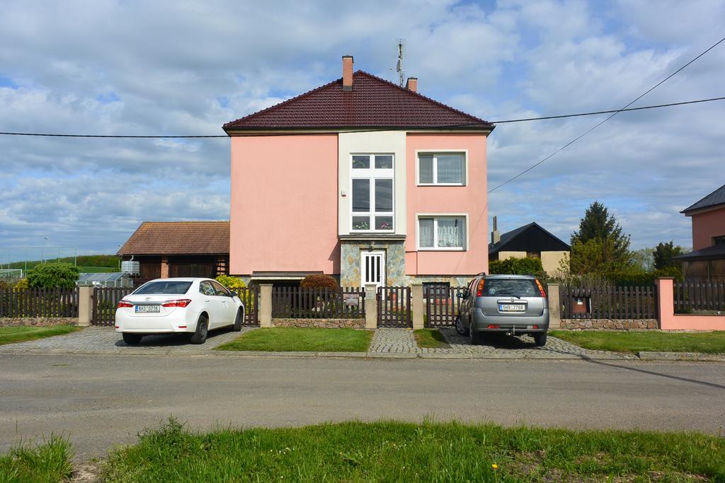 Rodinne Ubytovani - Family Accommodation Kobylice Екстер'єр фото