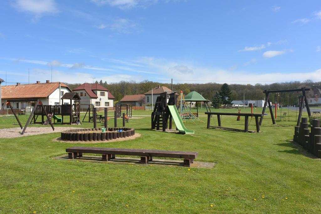 Rodinne Ubytovani - Family Accommodation Kobylice Екстер'єр фото
