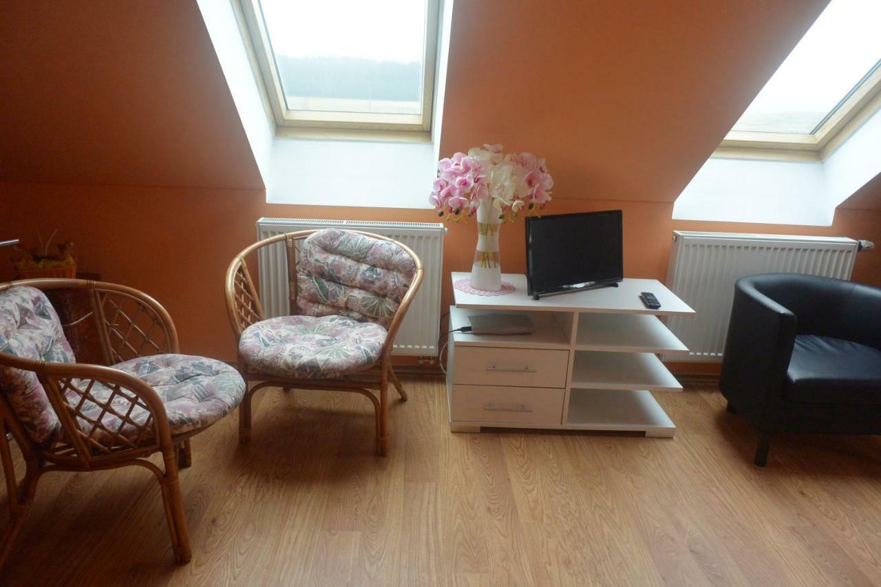 Rodinne Ubytovani - Family Accommodation Kobylice Екстер'єр фото